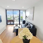 Waterfront Canal View Stylish Brand New Chic 2Bed 2Bath