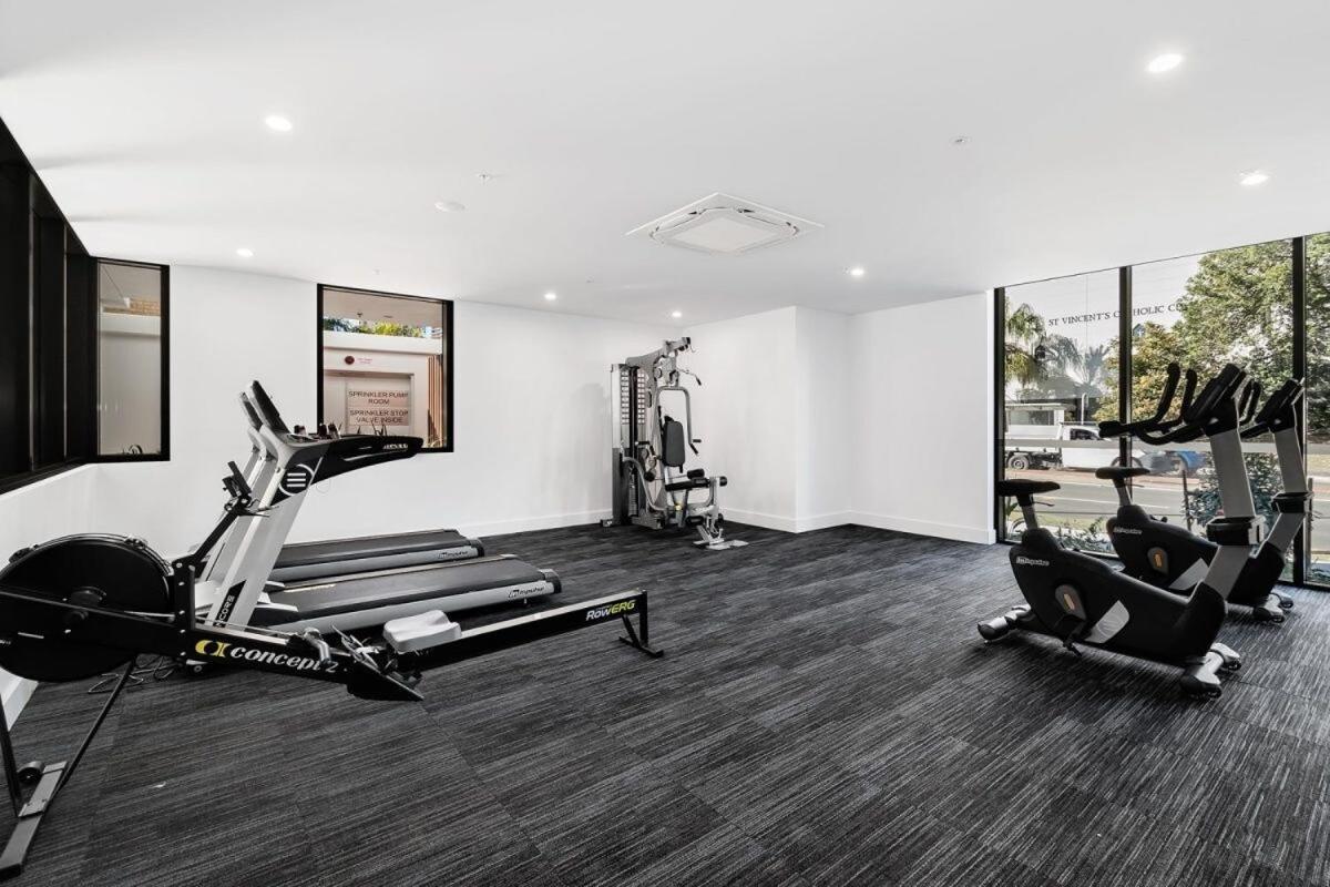 Waterfront Canal View Stylish Brand New Chic 2bed 2bath * Gold Coast